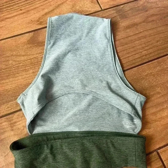 Outdoor voices tri tone slash back crop top - Picture 3 of 4